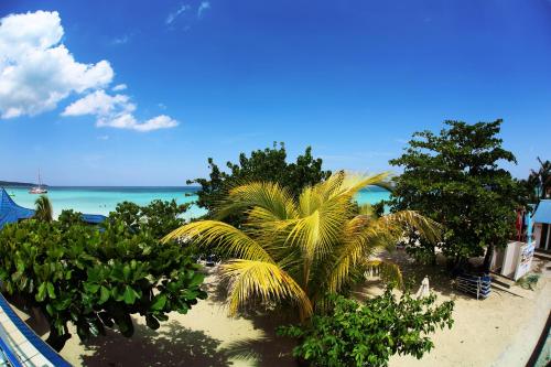 Negril Treehouse Resort