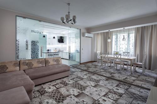 Oloy Apartment