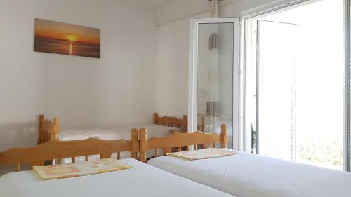 Accommodation Drasko-private rooms with shared kitchen - image 7