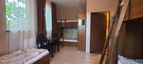 Quintuple Room with Shared Bathroom