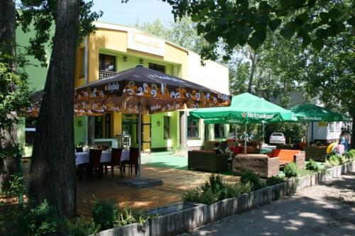 Garni Hotel Cosmopolitan - image 10