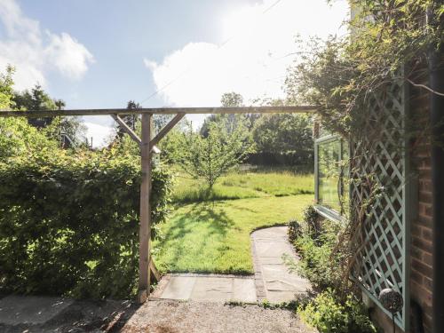 Wood Glen Cottage - image 9