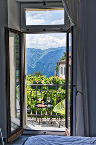 razgled, Salotto Bre - Bed & Breakfast charming rooms in Monte Bre