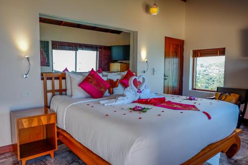 Sandalwood Luxury Villa Resort