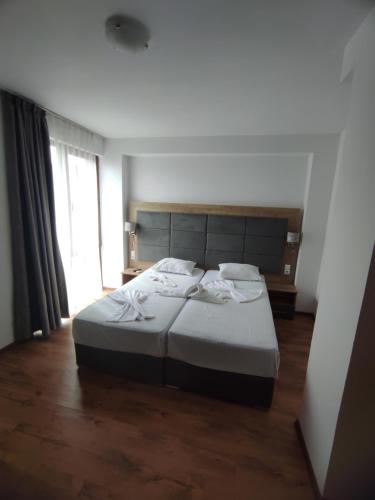 Bonapartment - image 7