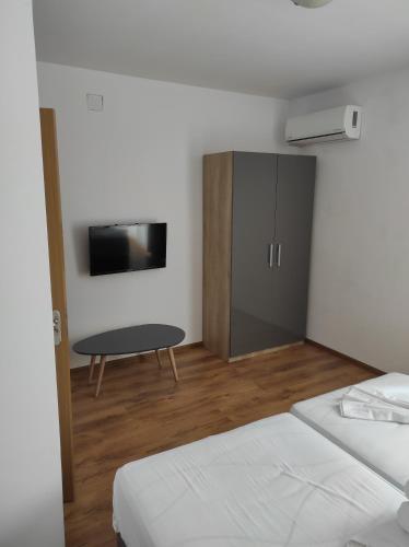 Bonapartment - image 12
