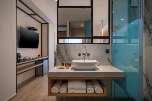 Hyperion City Hotel - main image