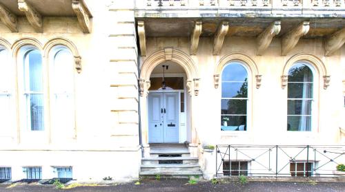 Flat 3, 6 Lypiatt Terrace Cheltenham Gloucestershire GL50 2SX, Gloucestershire