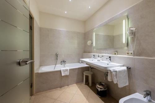 Boutique Hotel Goldenes Lamm - main image