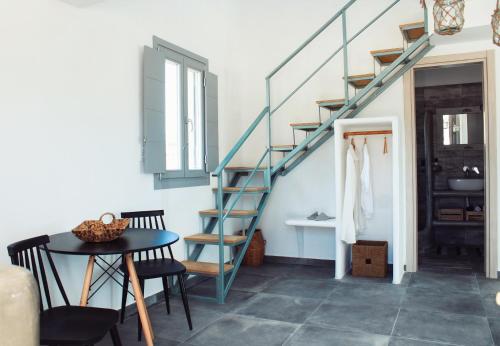 Létesítmények, Aeron Suites in Exo Gonia