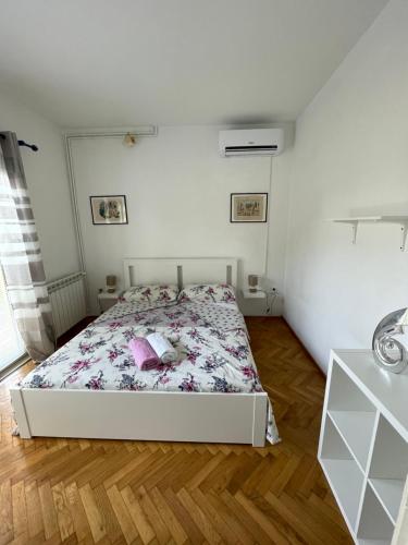 Apartments Mornar