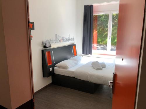 easyHotel Zürich West, Zürich bei Geroldswil