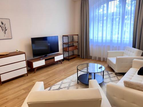 2 bedrooms, 4 beds