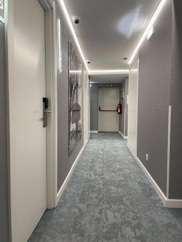 Zurin Charm Hotel - image 9