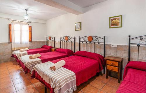 Nice home in Montefrio with Outdoor swimming pool WiFi and 5 Bedrooms - image 10