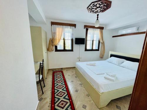 Denis - Private Rooms & Guesthouse Gjirokastra