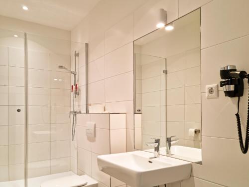 Deluxe Appartement with Kitchen and Various Views image 4