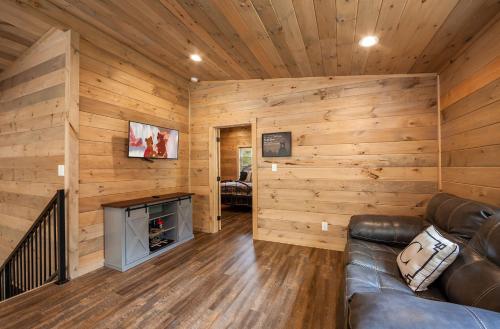 Creekside Manor Too cabin - image 7
