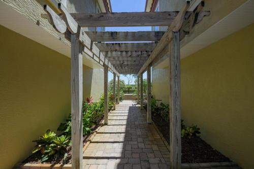 Bradenton Beach Club 315 Townhome #57462 Townhouse - image 8