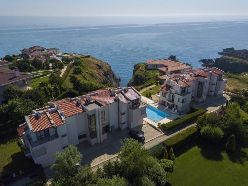 Sunrise Apartments, 