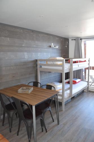 Appartement Studio rénové le Corbier 4 personnes 22m2 domaine les Sybelles Classé 2 étoiles label qualité le corbier - Location saisonnière - Villarembert