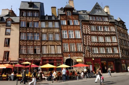 Hotel Des Lices - Hôtel - Rennes