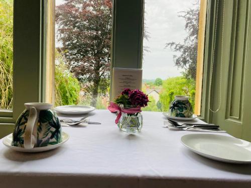 Farnley Tower Guesthouse - image 5