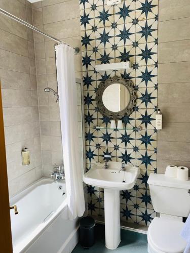 Farnley Tower Guesthouse - image 14