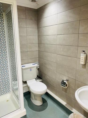 Farnley Tower Guesthouse - image 9