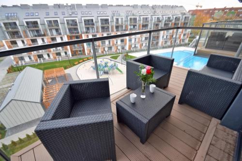 ระเบียง/ชานเรือน, Apartament z widokiem, osiedle FENIKS in ปอดตเชเลอ