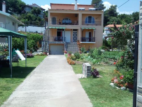  OXANAS STUDIOS in Akhládhion