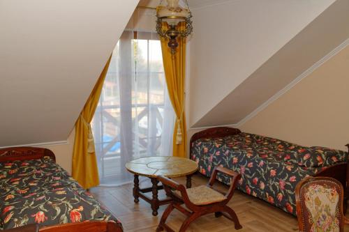 2 twin beds