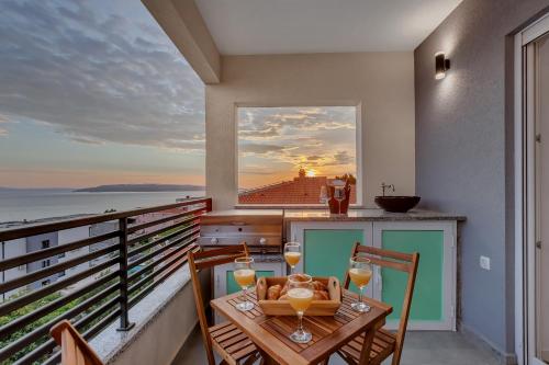 Lux app Caruso with hot tube and amazing sea view