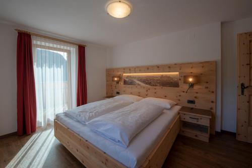 3 bedrooms, 4 beds