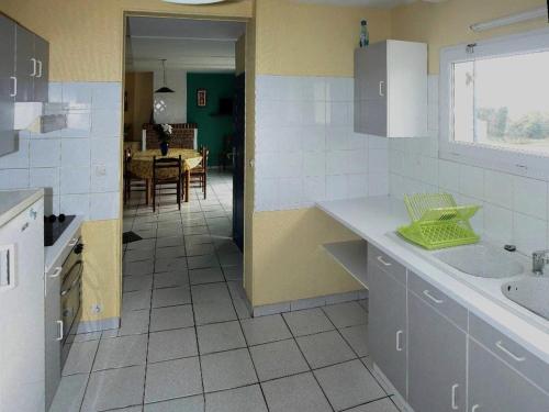 virtuve, Gites aux oiseaux in Quesnoy-le-Montant