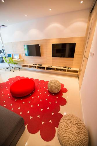 One-Bedroom Apartment image 3