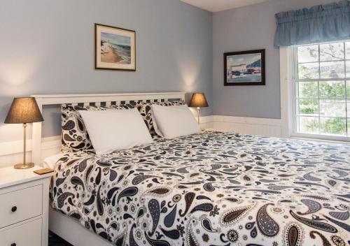 Gingerbread House Inn - We Are Open - Winter, Spring, Summer and Fall