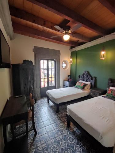 Nunõ, San Miguel de Allende