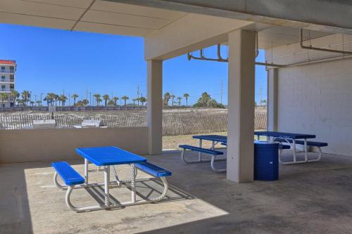 Sugar Beach 352 by Meyer Vacation Rentals - image 4