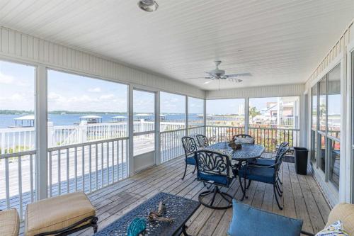 La Casa Lagunita by Meyer Vacation Rentals - main image
