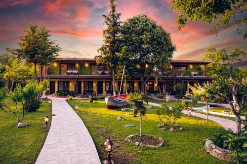 Viesnīcas āriene, SIMI Luxury Suites in Limani Litochorou