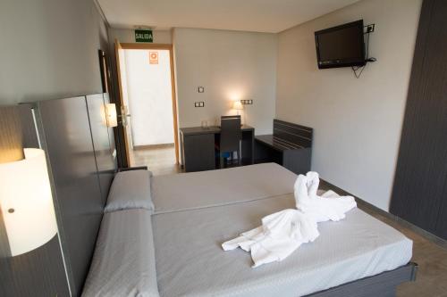 El Chalet - image 10