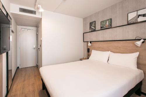 ibis Avignon Sud - image 4
