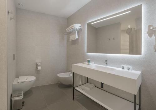 305586166 RH Bayren Hotel & Spa 4* Sup