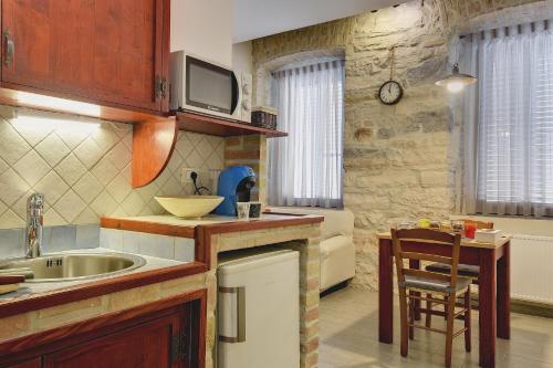 Mimoza Old Town Pula Apartments - image 4