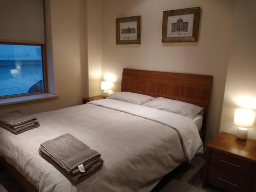 Spacious Luxury Room, Close to Everything.
