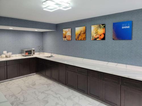 Comfort Inn & Suites Wyomissing - Reading - image 13