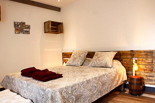4 queen beds, 1 twin bed