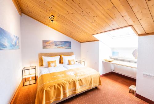 1 queen bed