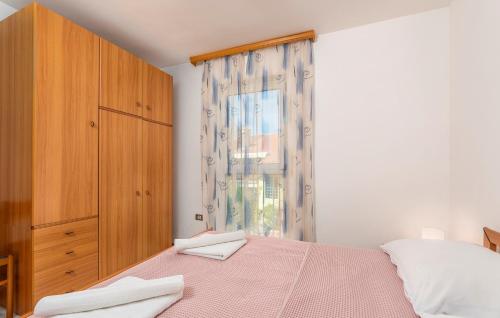 Apartment image 8